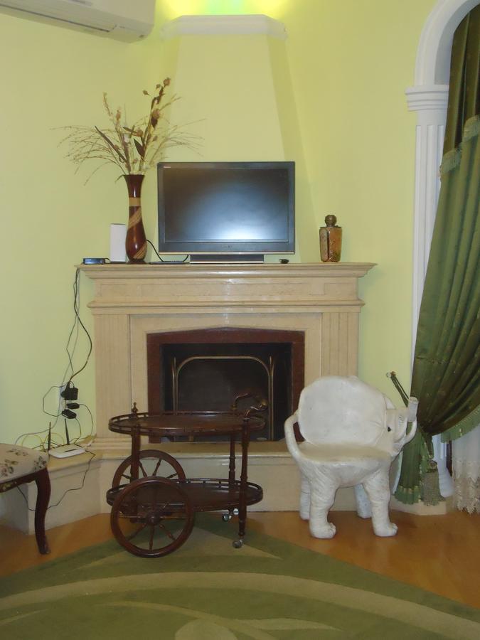 Albatros Bed and Breakfast Tbilisi Buitenkant foto