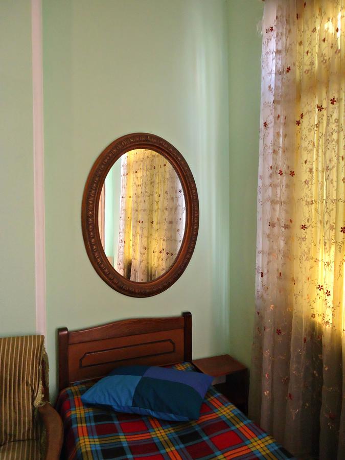 Albatros Bed and Breakfast Tbilisi Buitenkant foto