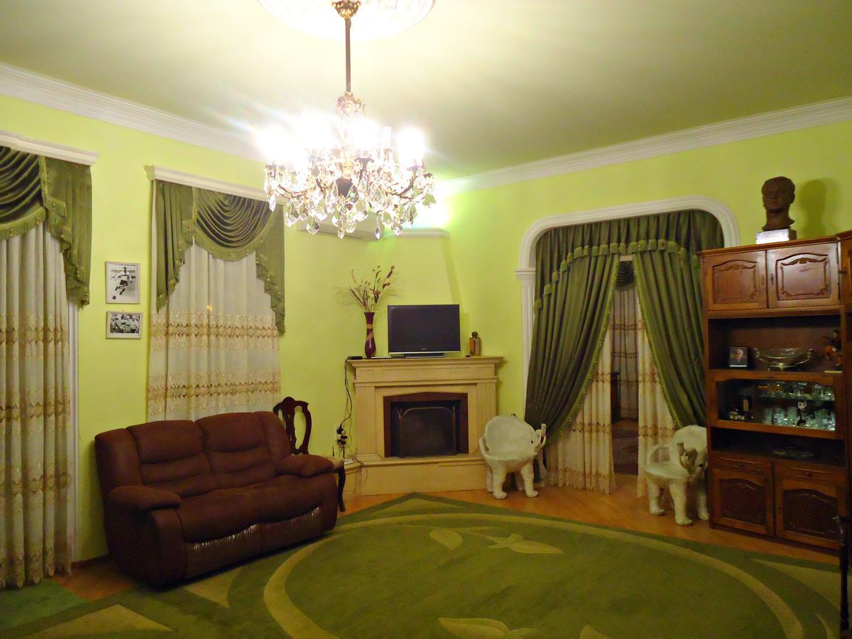Albatros Bed and Breakfast Tbilisi Buitenkant foto